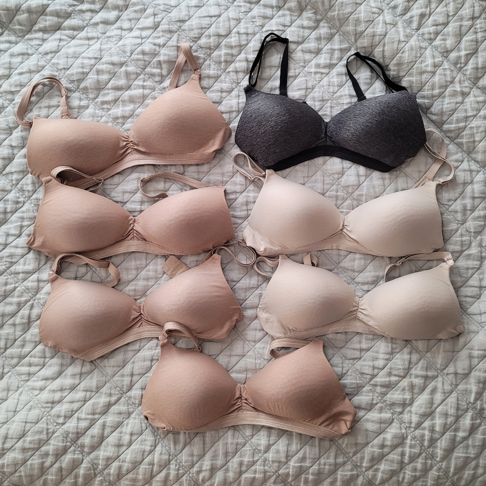 Lot of 8 34C Warner's Play it Cool Wirefree Bras